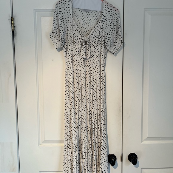 UO Polka Dot Tie-Front Midi Dress - Picture 9 of 10